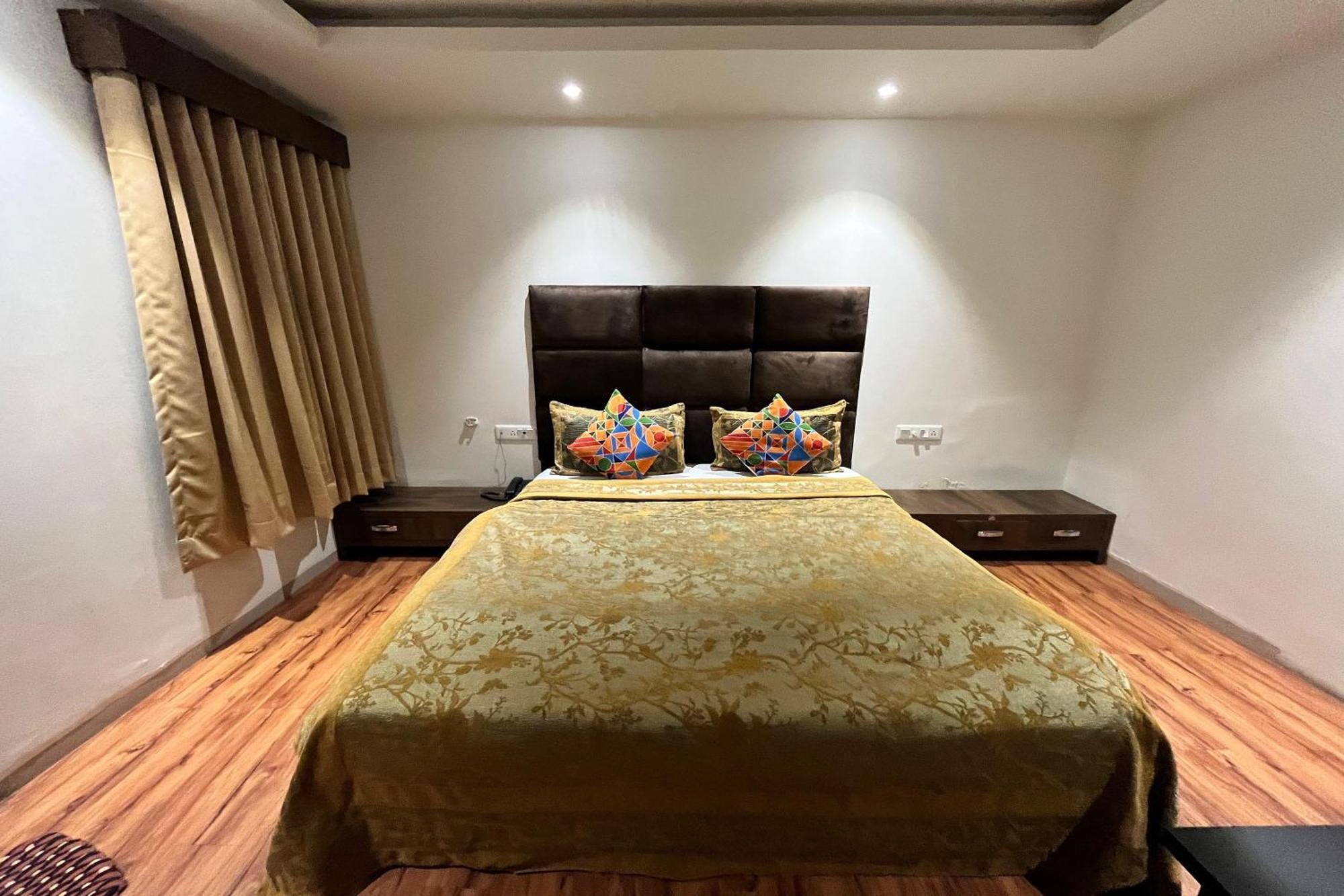 Hotel Shailly Inn Ahmadabad Zewnętrze zdjęcie