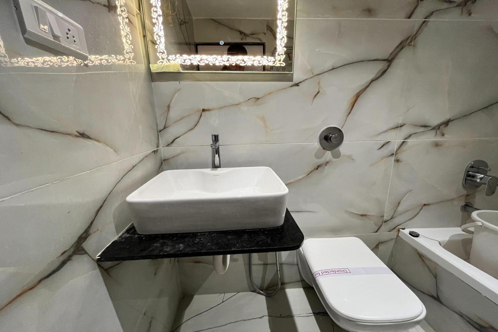 Hotel Shailly Inn Ahmadabad Zewnętrze zdjęcie