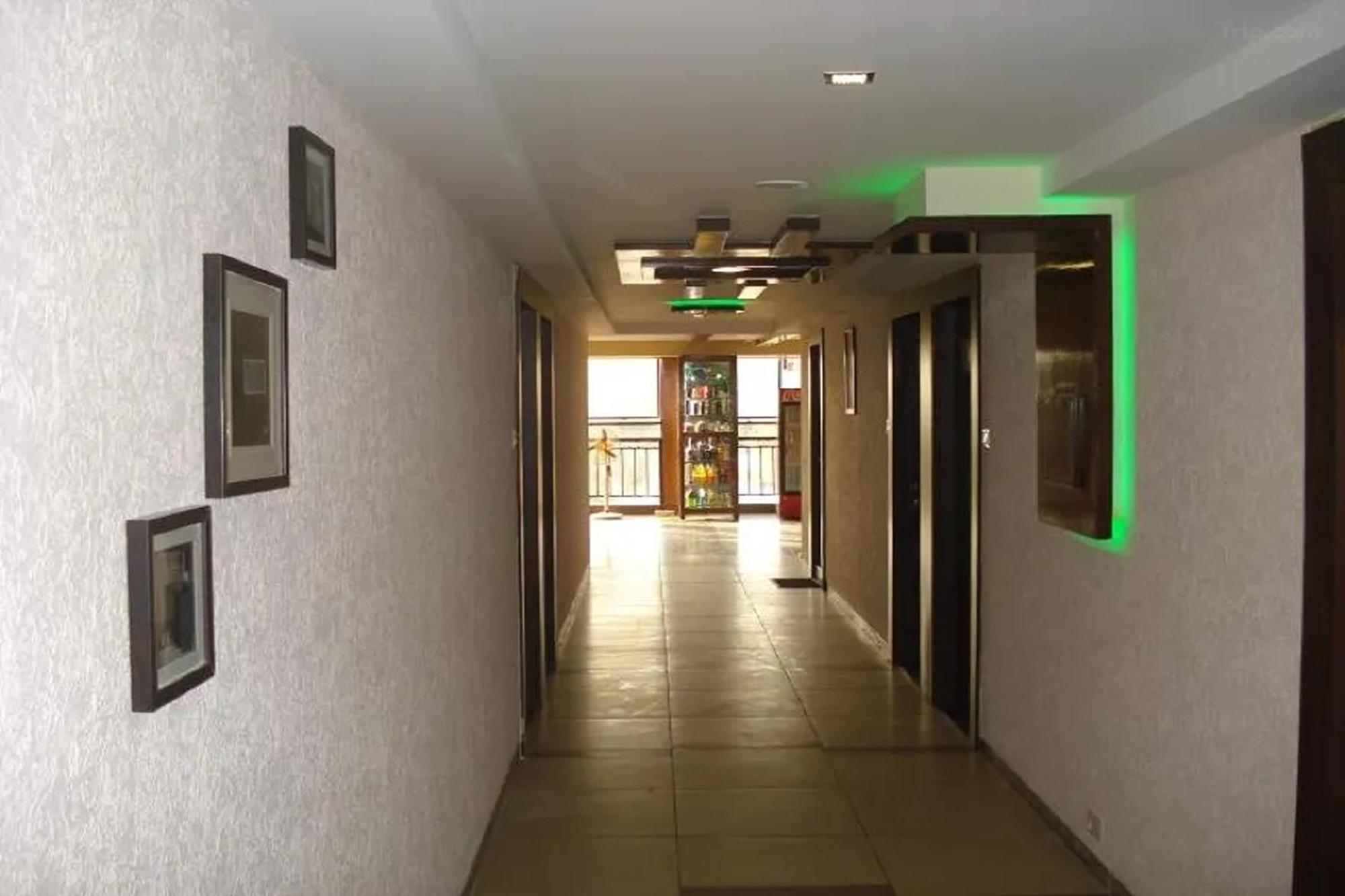 Hotel Shailly Inn Ahmadabad Zewnętrze zdjęcie