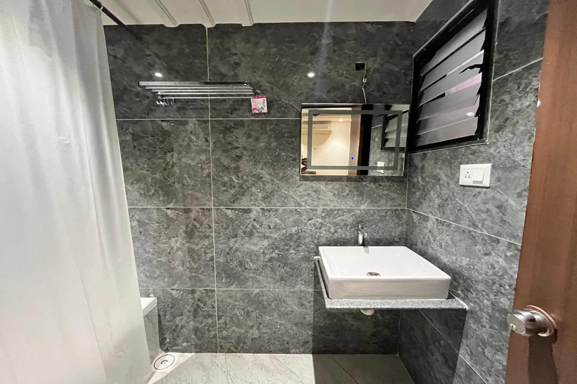 Hotel Shailly Inn Ahmadabad Zewnętrze zdjęcie
