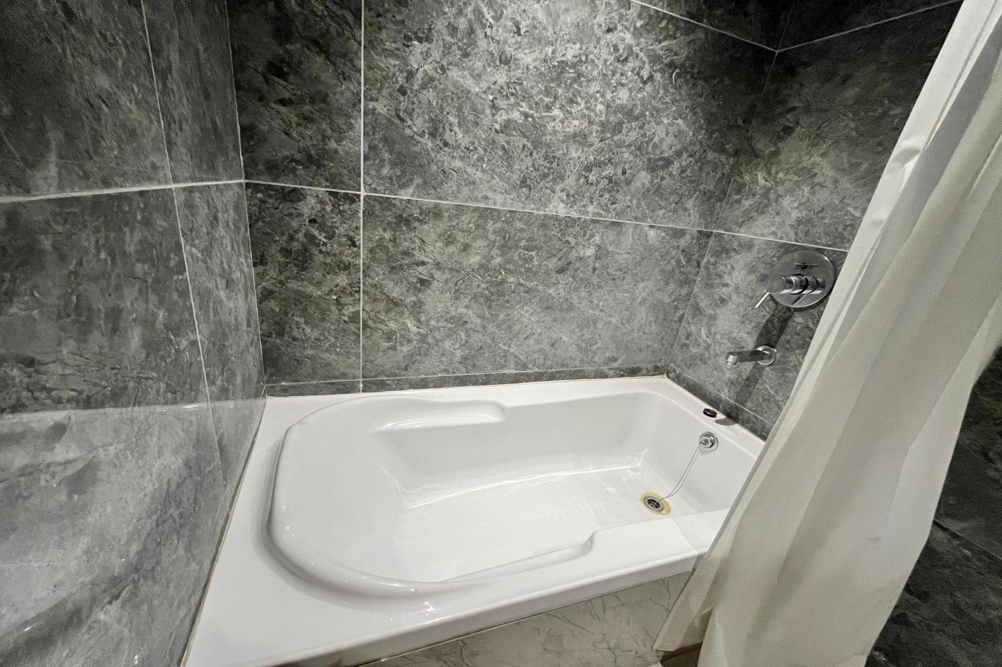 Hotel Shailly Inn Ahmadabad Zewnętrze zdjęcie