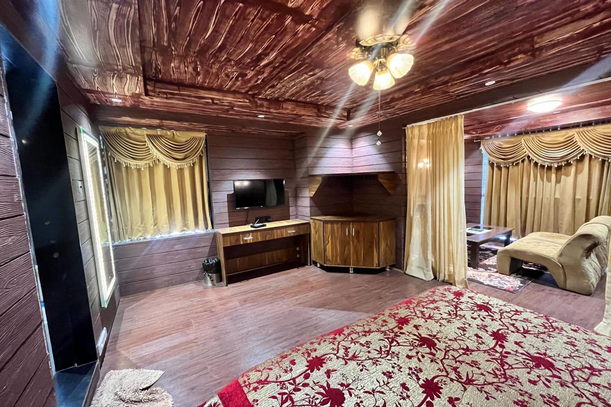 Hotel Shailly Inn Ahmadabad Zewnętrze zdjęcie